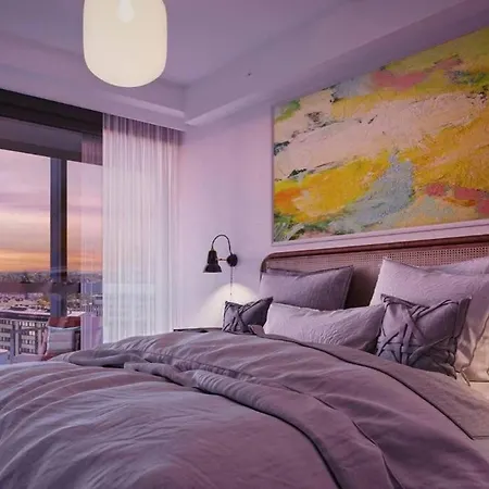 Luxus Tower 14th Floor Apartment *