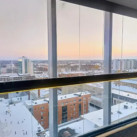 Luxus Tower 14th Floor Apartment *